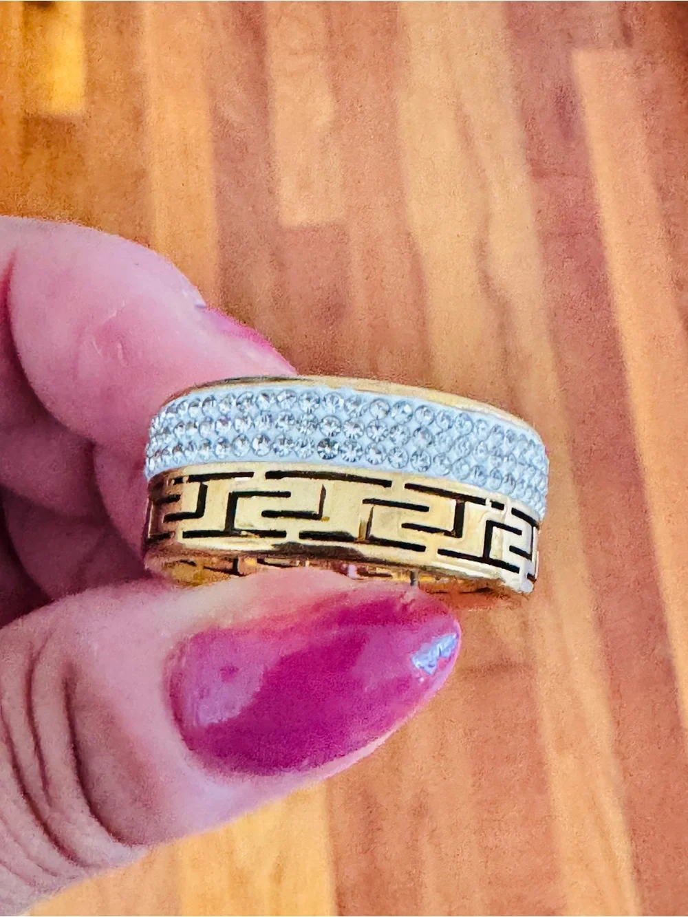 Stainless Steels Gold and Clear Crystal men’s Fashion Ring. New